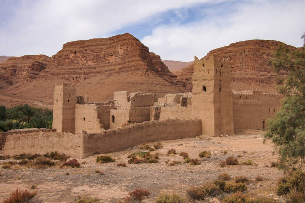 istock Moroccan mountain landscape between Midelt abd Erfoud 1147278976