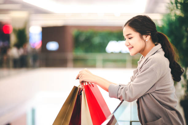 istock Shopping woman 1147284398