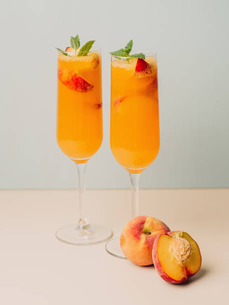 istock Bellinis champagne procco cocktails 1147319666