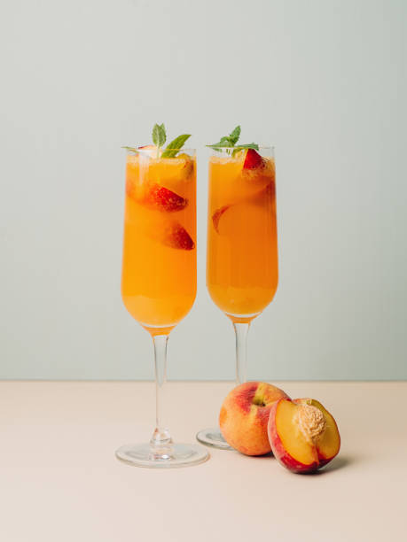 istock Bellinis champagne procco cocktails 1147319763