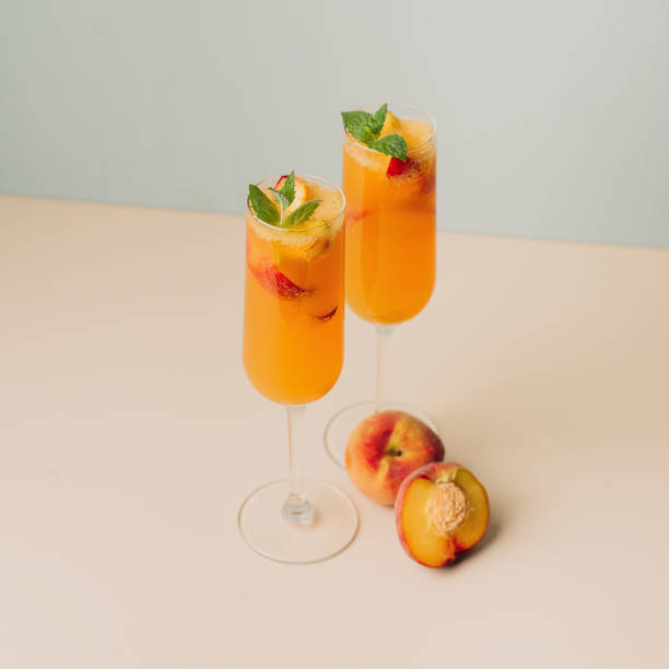 istock Bellinis champagne procco cocktails 1147319765