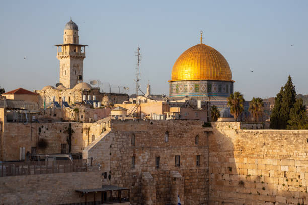 イスラエルのエルサレム - the western wall wall east city ストックフォトと画像