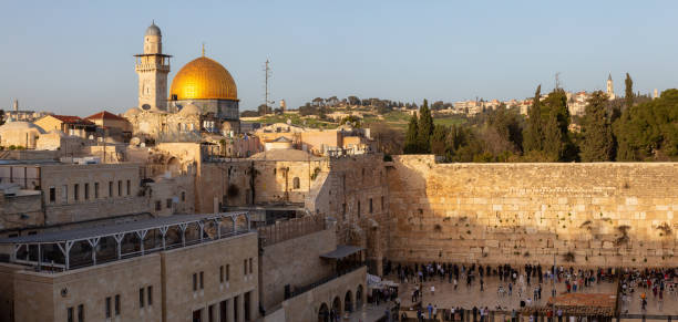 エルサレムの旧市街, イスラエル - the western wall wall east city ストックフォトと画像