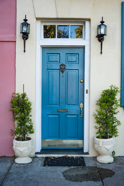 istock front view of ancient house in Charleston city 1147359764