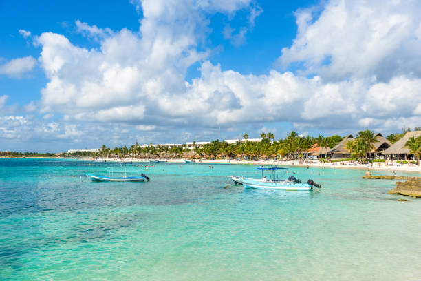istock Akumal - paradise bay with beautiful white beach, close to Cancun, Yucatan, Mexico 1147386607