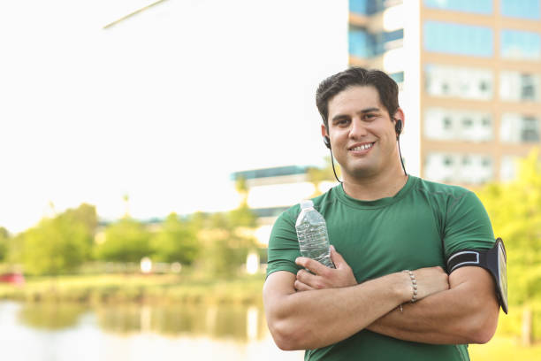 istock Latin descent man exercising in downtown city area. 1147389020