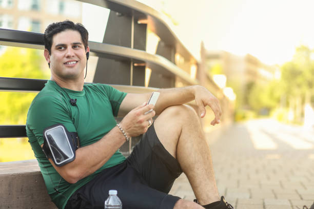istock Latin descent man exercising in downtown city area. 1147389666