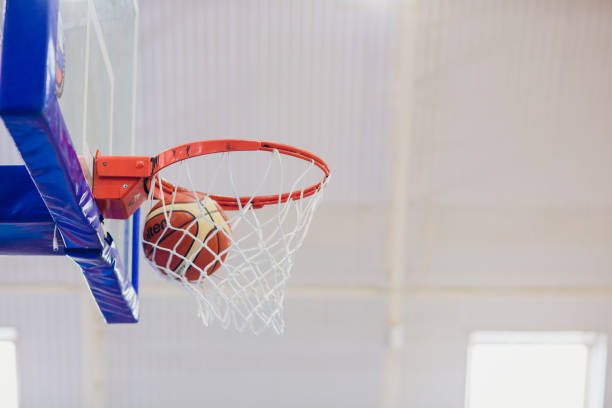 istock The ball flew into the basket 1147400197