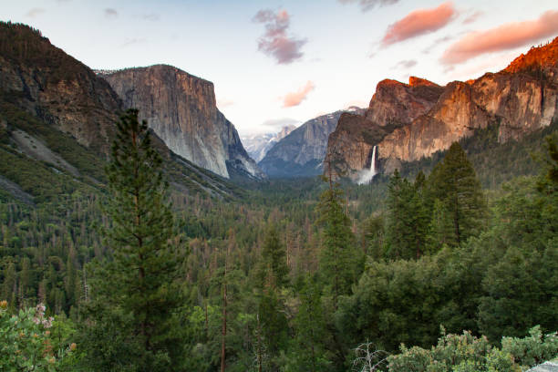 istock Sunset in Yosemite National Park 1147448879