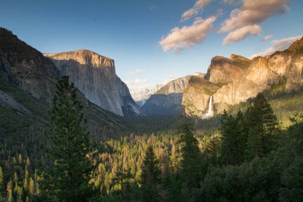 istock Sunset in Yosemite National Park 1147448885