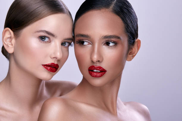 istock Two pretty girl wearing make up 1147523196