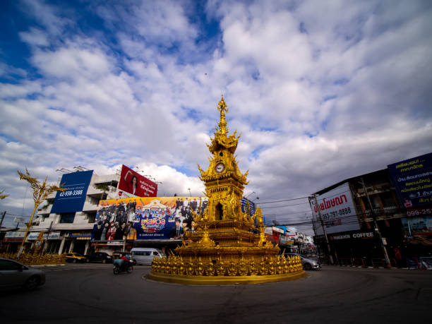 istock Golden Art Clocks on The Traffic Circle 1147539637