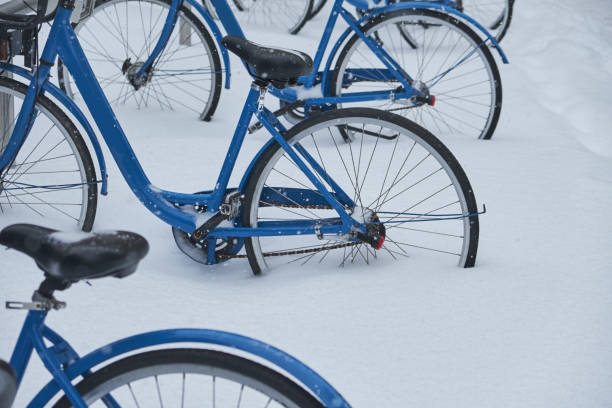istock Bicycles rent station in the snow 1147577321