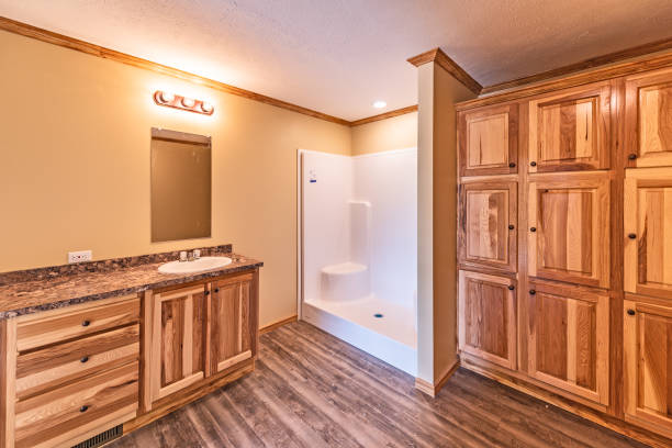 istock Master Bathroom in Manufactured Home 1147665231