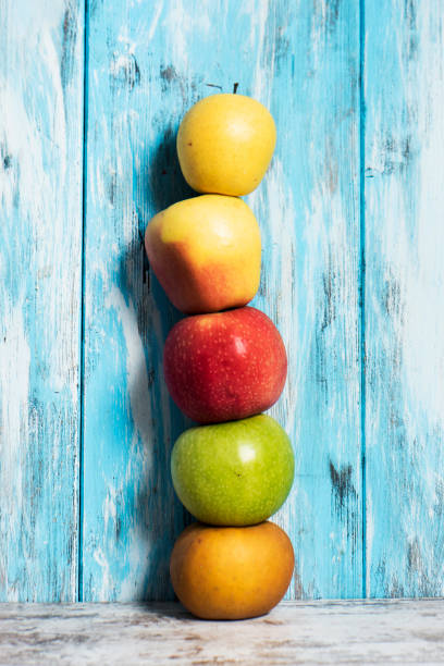 apples of different varieties - macintosh apple imagens e fotografias de stock