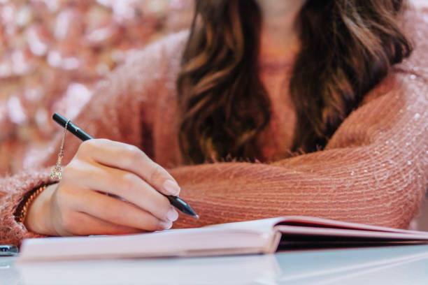 writing - nature writing women ideas imagens e fotografias de stock