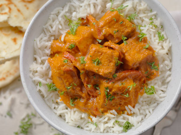 istock Tofu Curry with Rice and Naan Bread 1147784414