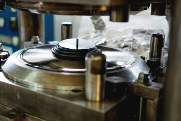 istock Process of making the vinyl record 1147787164