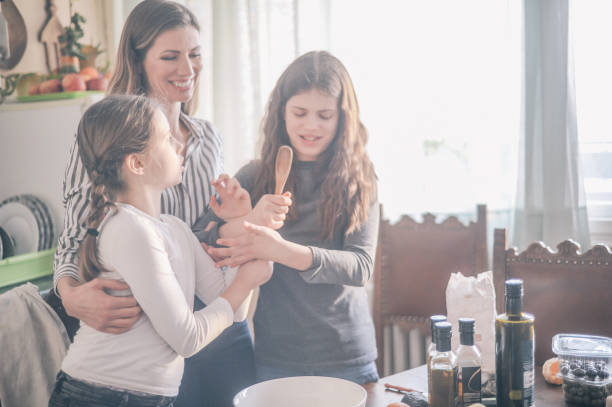 istock Family in the kitchen 1147787585