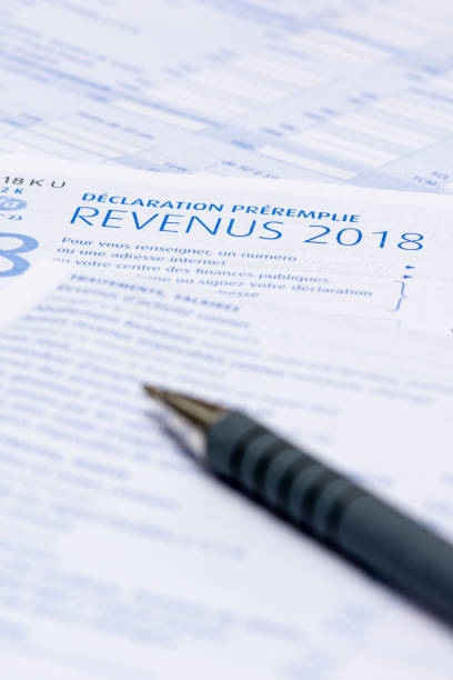 istock French income tax return 1147788319