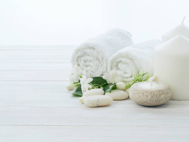 istock Spa concept with jasmine flowers on a white wooden background 1147796666