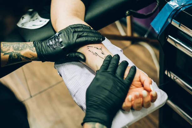 istock Close up of Tattoo during creation 1147799205