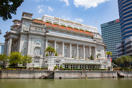 SINGAPORE, SINGAPORE - MARCH 2019:the fullerton hotel in Singapore