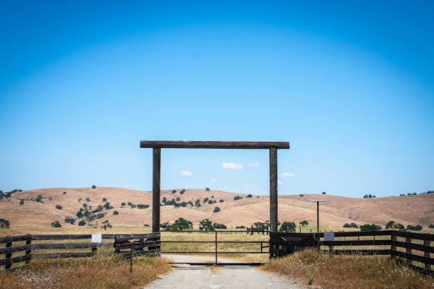 istock american garm gateway, california 1147821113