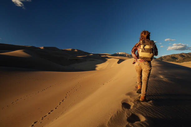 istock A tourist traveled through the desert 1147828315