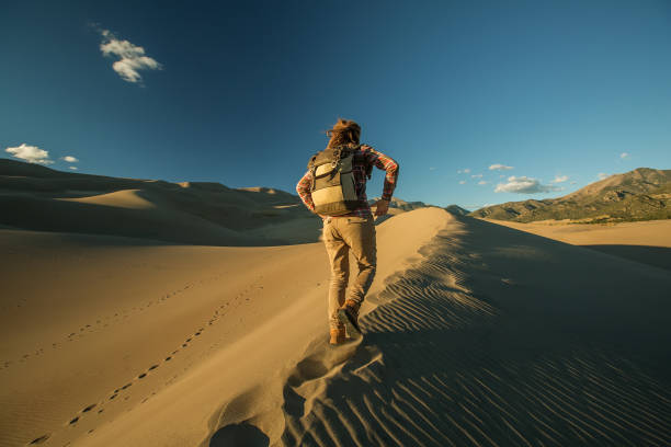 istock A tourist traveled through the desert 1147828737