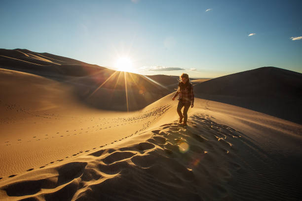 istock A tourist traveled through the desert 1147828807
