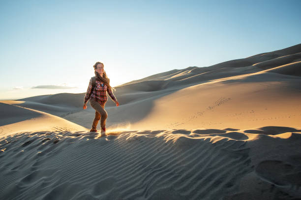 istock A tourist traveled through the desert 1147828823
