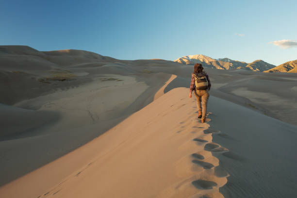istock A tourist traveled through the desert 1147828898