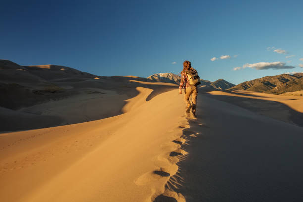 istock A tourist traveled through the desert 1147828906