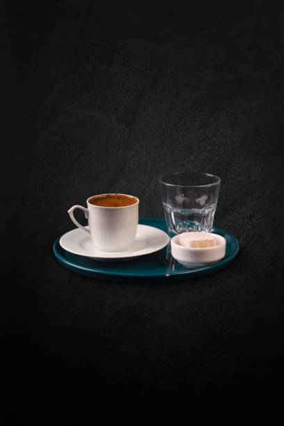 turkish coffee - coffee table non alcoholic beverage turkish coffee black coffee imagens e fotografias de stock