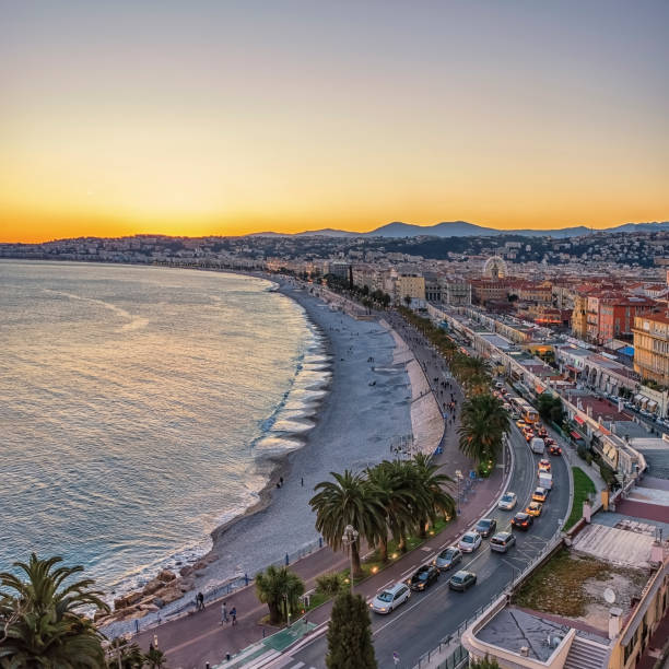 niza en francia - city of nice france beach promenade des anglais fotografías e imágenes de stock