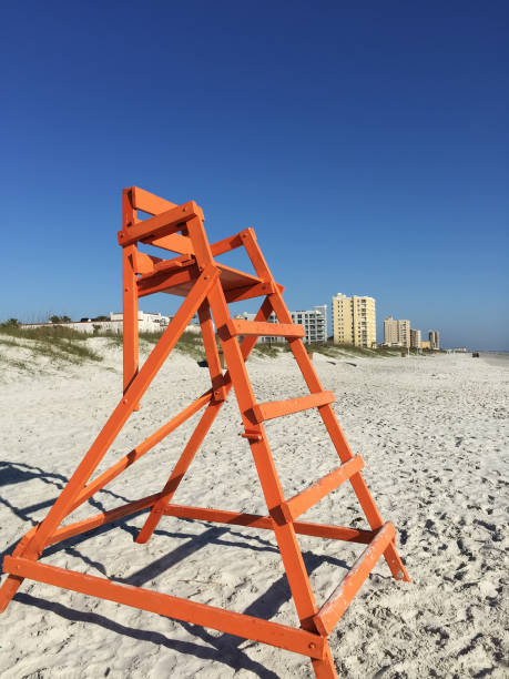 Sedia bagnino color arancione a Jacksonville Beach Florida USA - foto stock