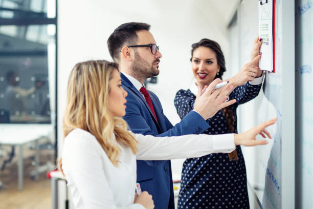 istock Presentation and training in business office 1147924841