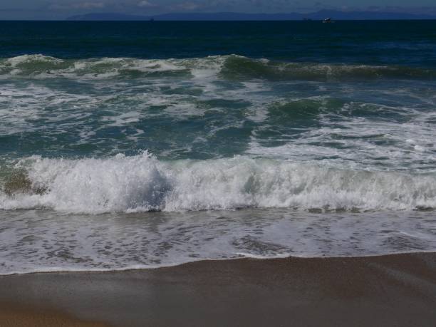 istock Southern California Shoreline 1147934550