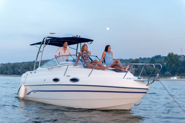 ボートクルーズ - sunset yacht luxury sailboat ストックフォトと画像