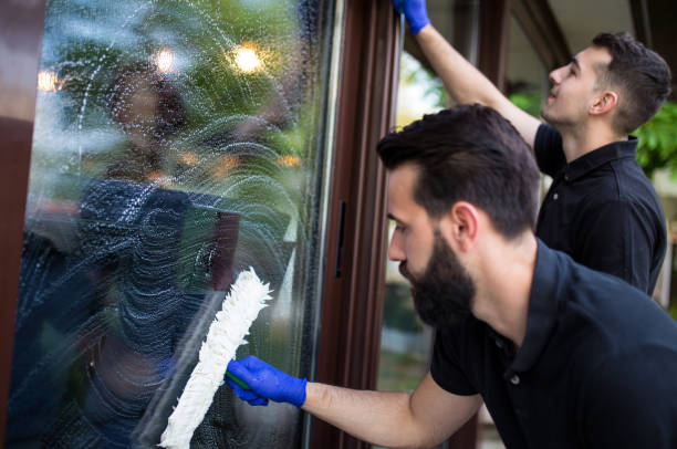 istock Window cleaner on his job 1147976476