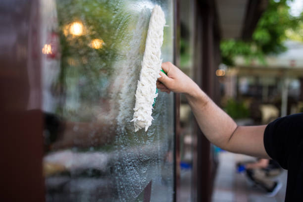 istock Window cleaner on his job 1147976523