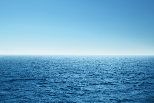 Azul mar abierto. Concepto de medio ambiente, viajes y naturaleza. photo
