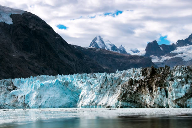 istock Glacier in Glacier Bay National Park, Alaska 1148018040