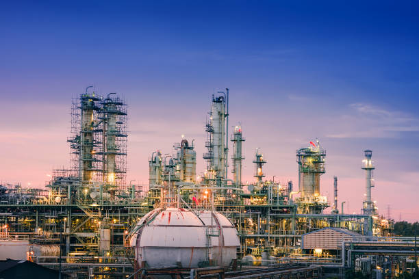 istock Oil and gas refinery 1148021583