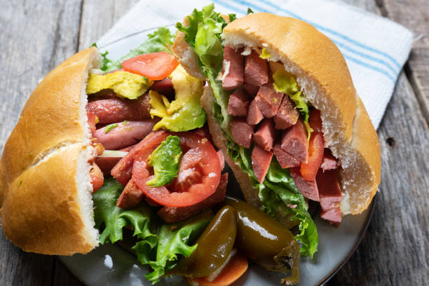 istock Mexican sausage sandwich 
