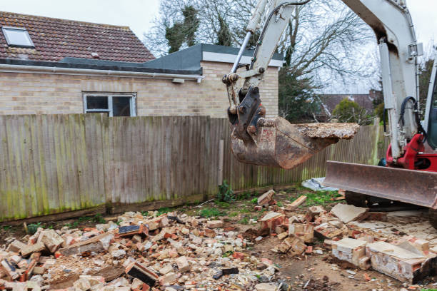 istock Demolition of the garage 1148078680