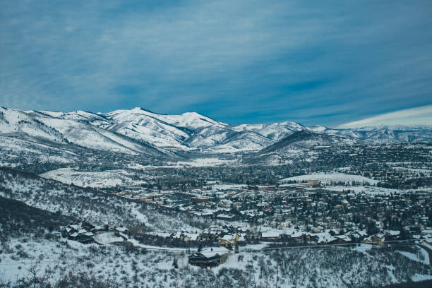 istock Snowy Mountains in Utah 1148092231