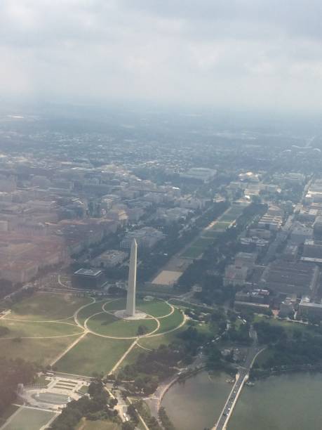 istock Ariel shot of Washington Monument 1148094421