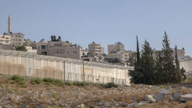 パレスチナとイスラエルの国境の壁の一部 - gaza strip ストックフォトと画像